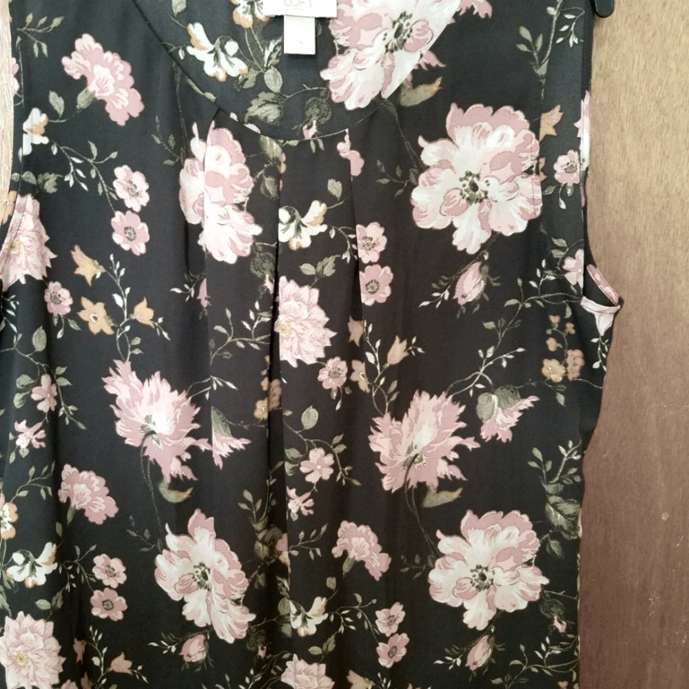 Sleeveless blouse